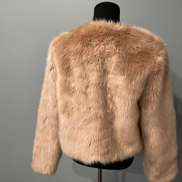 Carolina Belle faux fur peach coat - Picture 4 of 9